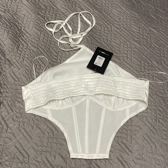 Crop halter top - Picture 4 of 5